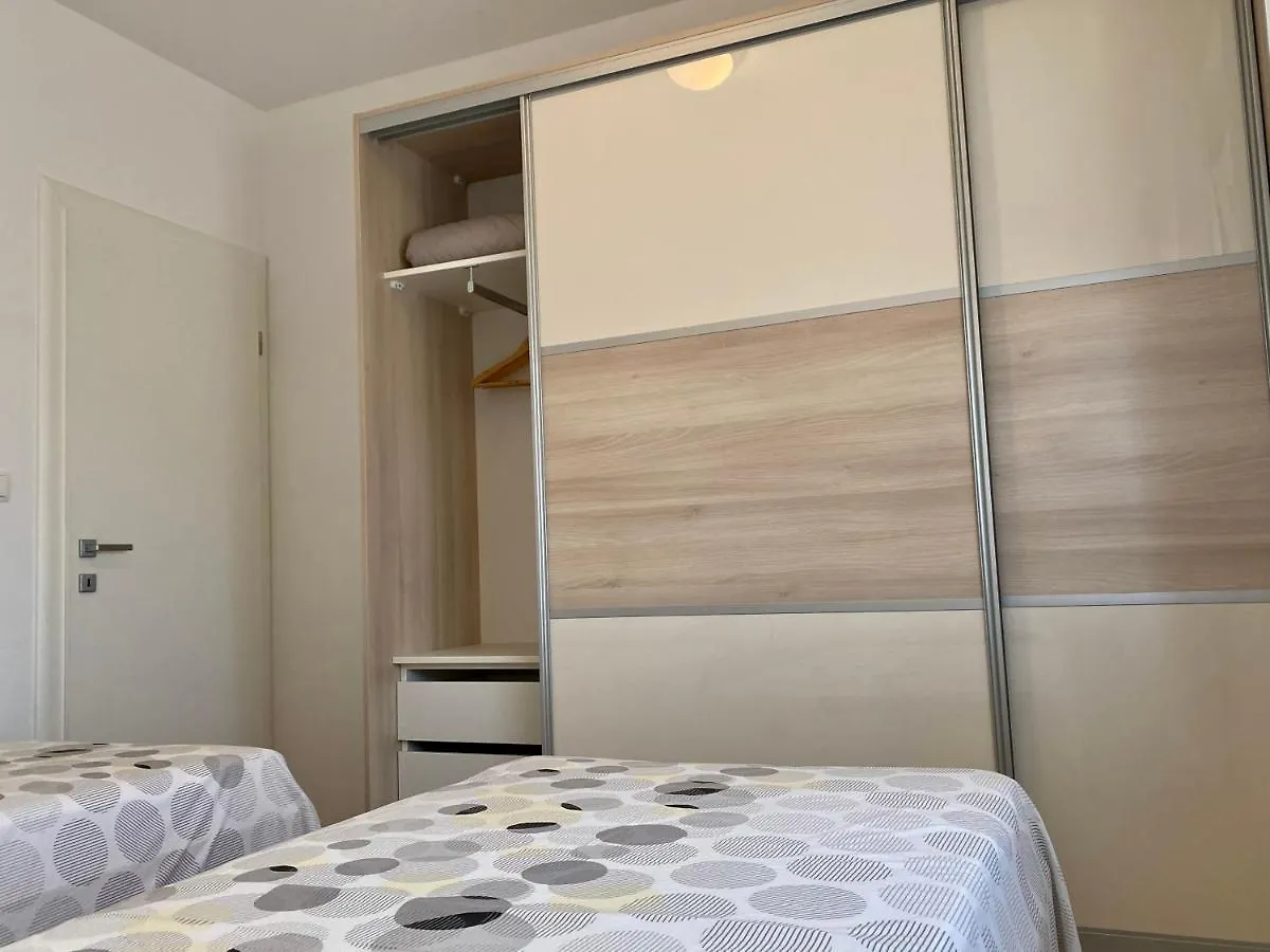 Apartman Emilia Διαμέρισμα Τρογκίρ 0*,  Κροατία
