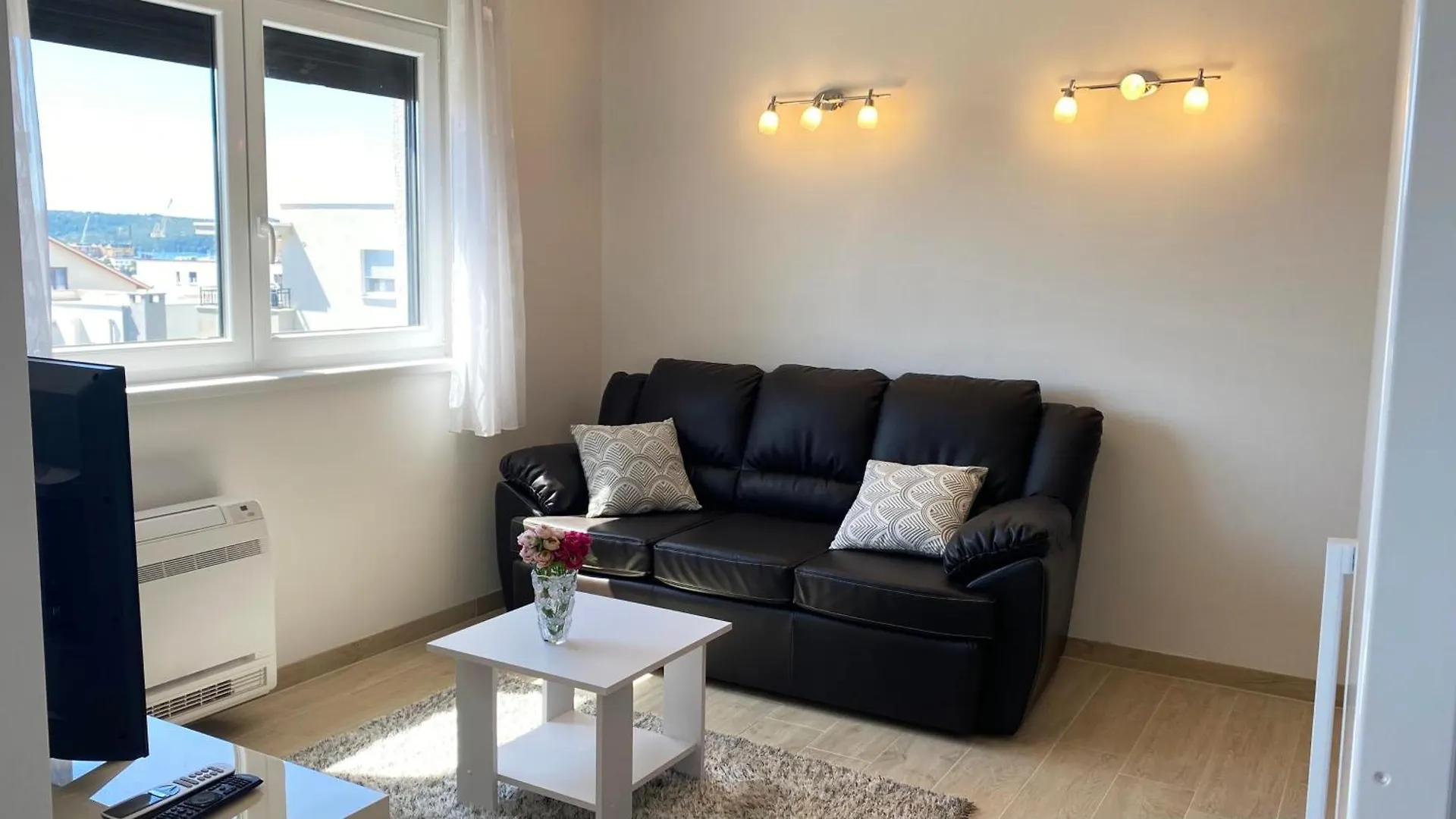 Apartman Emilia contacts